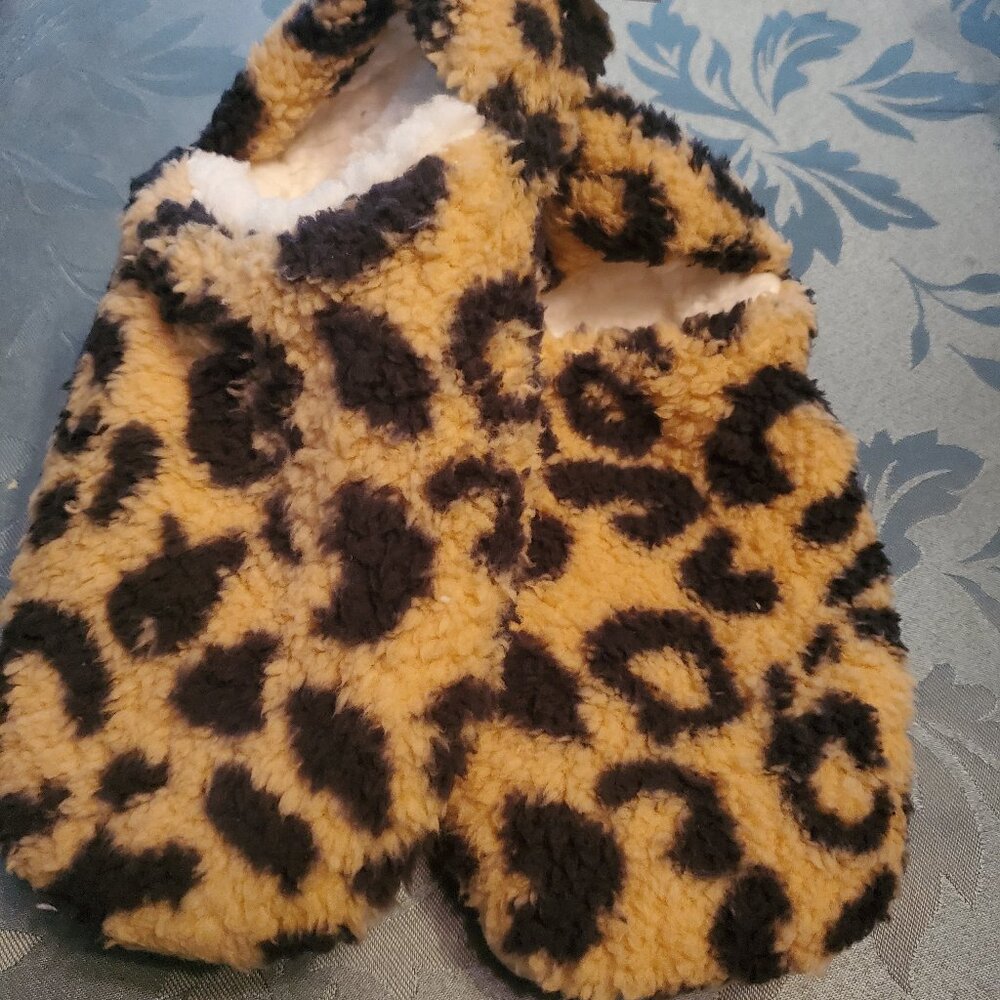 Leopard print slipper socks with grippers